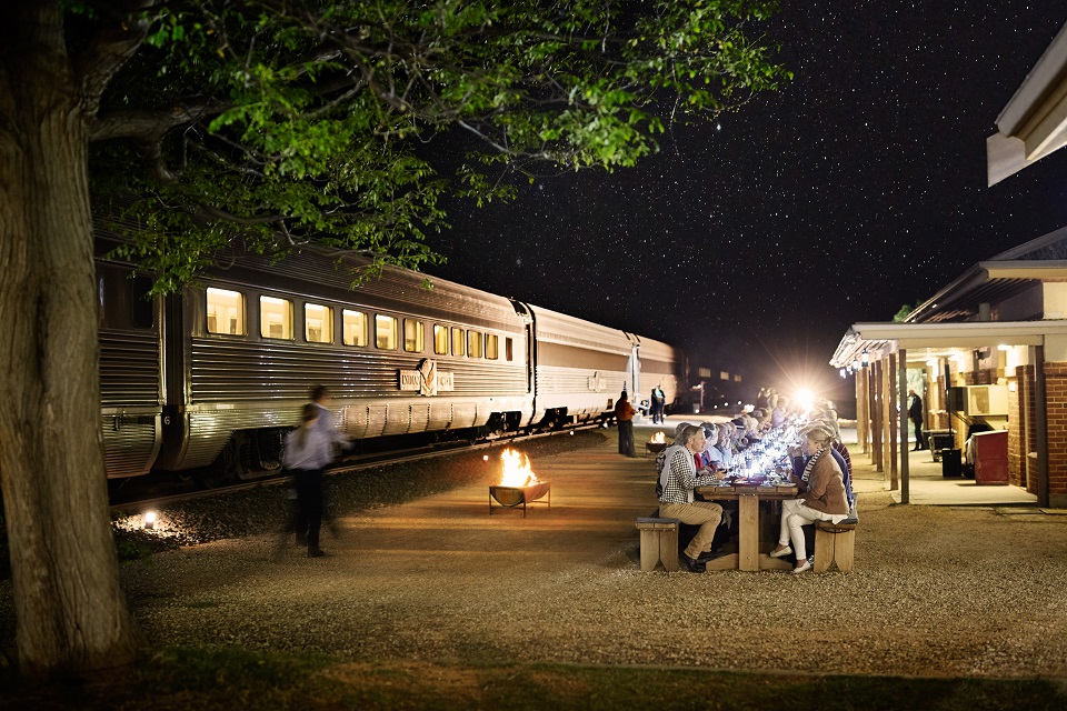 Indian Pacific - Rawlinna dinner under the stars