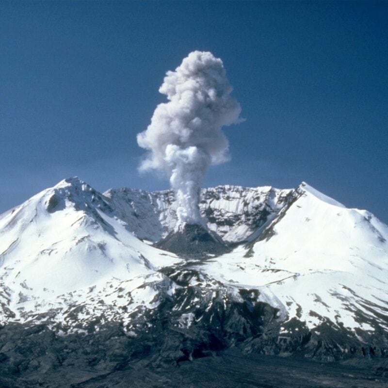 Mount St Helens - Image by WikiImages from Pixabay