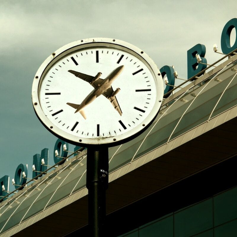 Airport Clock - Image by Sumanley xulx from Pixabay