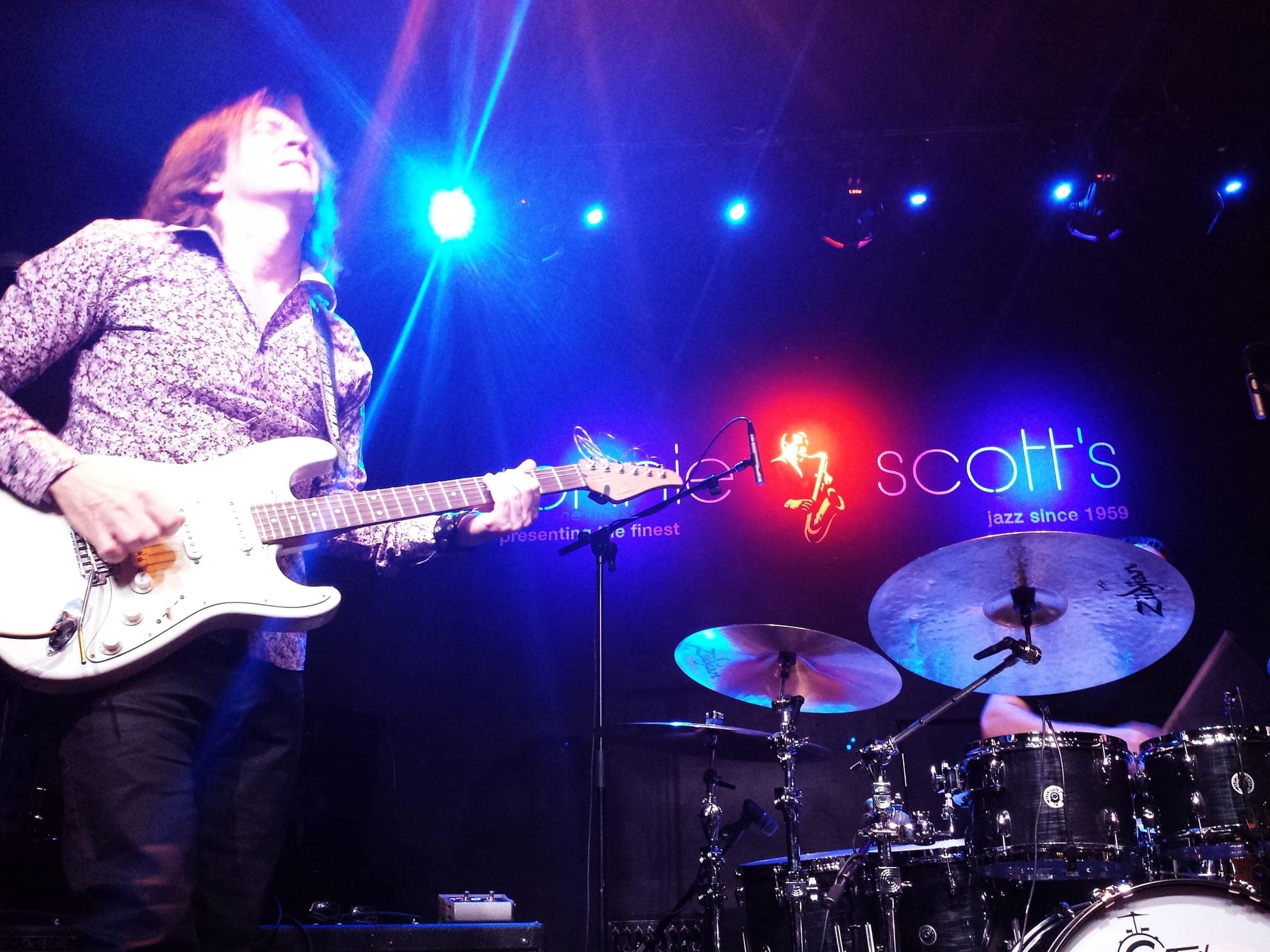 Wayne Krantz at Ronnie Scotts - Image by Markjklawrence, CC BY-SA 4.0 via Wikimedia Commons