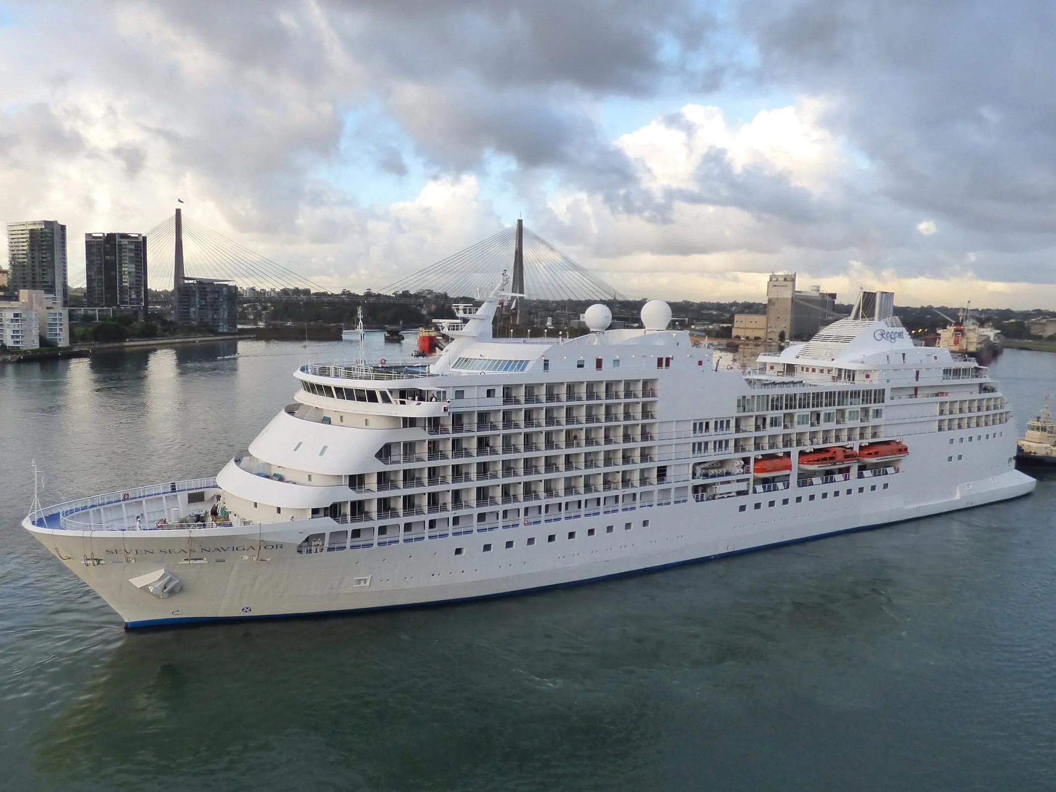 Regent Cruise - Image by ArvidO on Pixabay