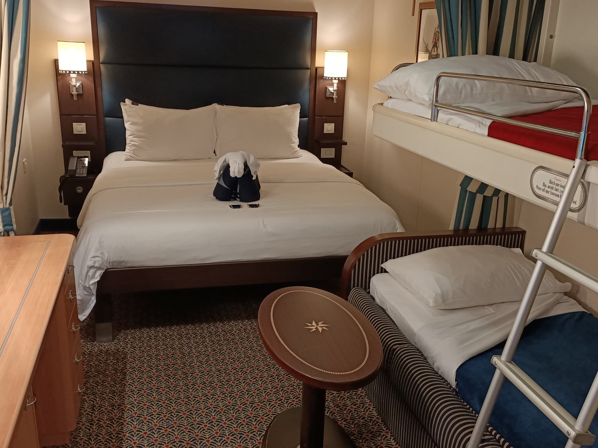 Interior Quad sleeps 4 - Image by Holidays Beckon