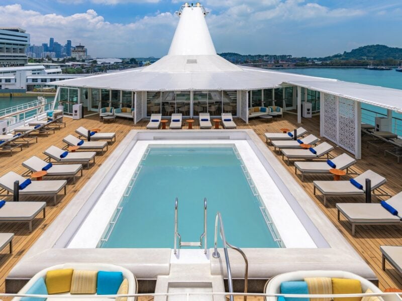 Le Paul Gauguin pool deck