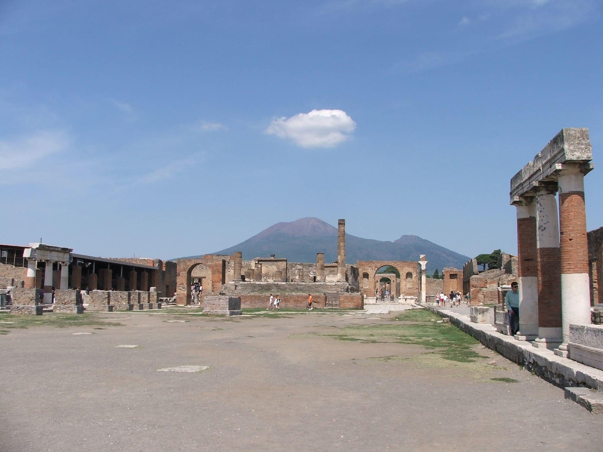 Pompeii Vesuvius background - Image by Holidays Beckon