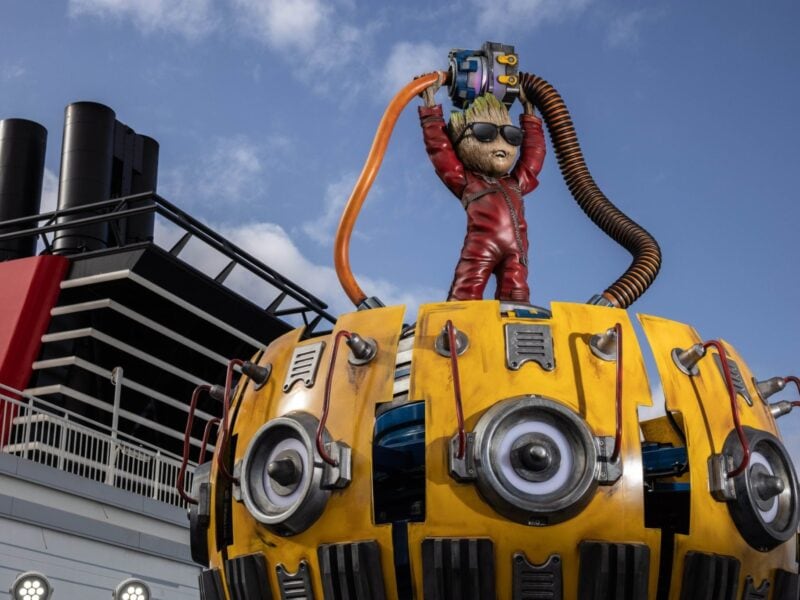 Disney Adventure Groot Galaxy Spin