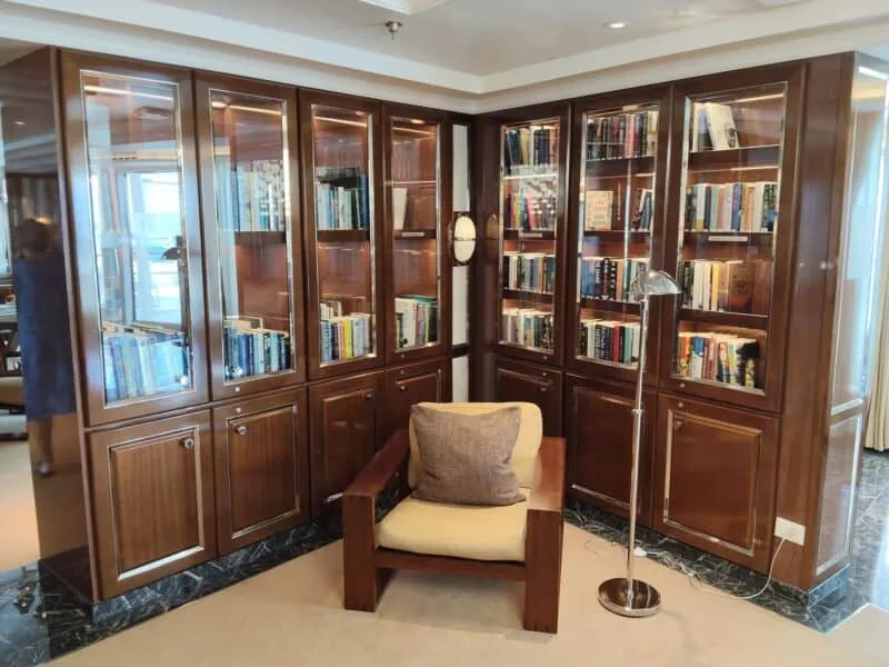 Library - Oceania Vista - Image by Holidays Beckon