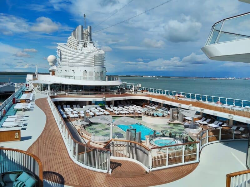 Pool Deck - Oceania Vista - Image by Holidays Beckon