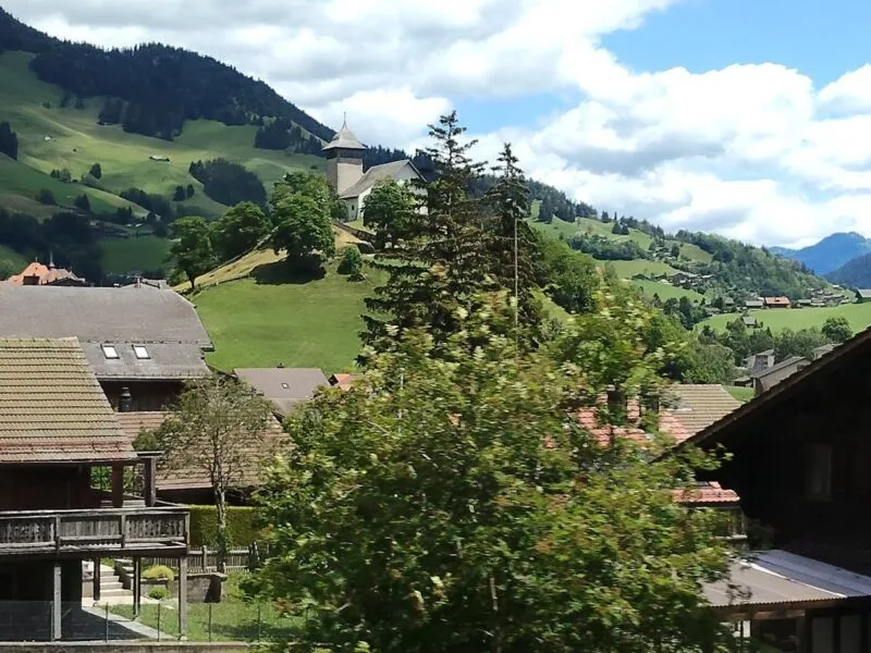 Goldenpass Express between Gstaad & Montreux
